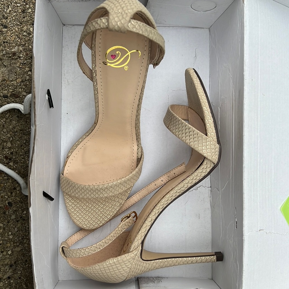 Brand new heels